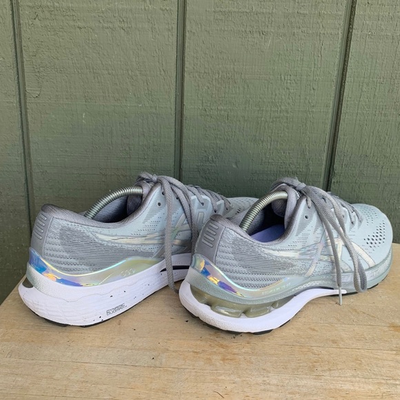 Asics​ Gel Kayano 28 Running Trainers Shoes Silver & White Platinum Mens Size 11 - Picture 4 of 12